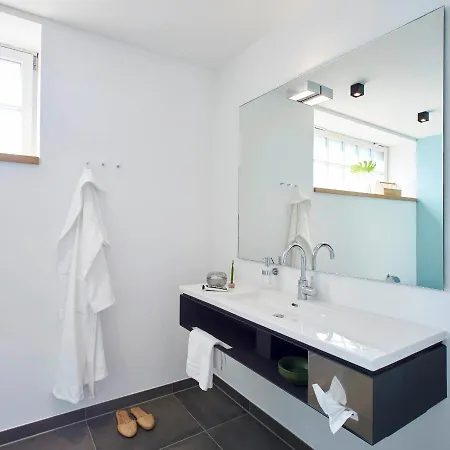 Wohngut Vormals Yard מלון